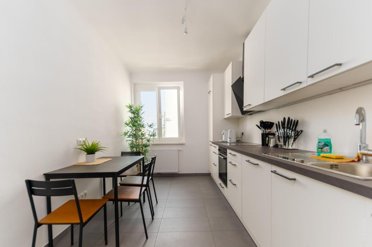 King Bed Home, 3 Bed Rooms, Perfect For Long Term Stay Βιέννη Εξωτερικό φωτογραφία